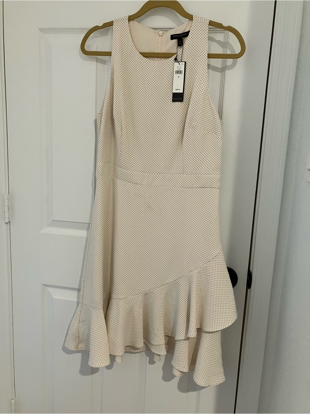 Banana Republic Dans La Collection Petite Polka Dot Sleeveless Ruffle-Hem Dress